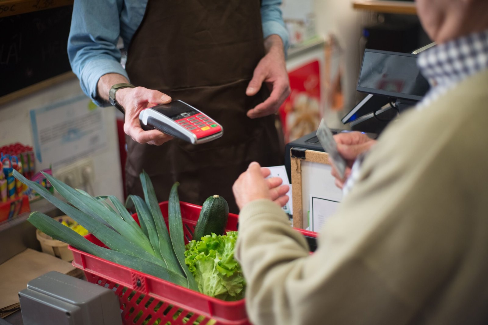Cartão de supermercado vale a pena para economizar nas compras do dia a dia