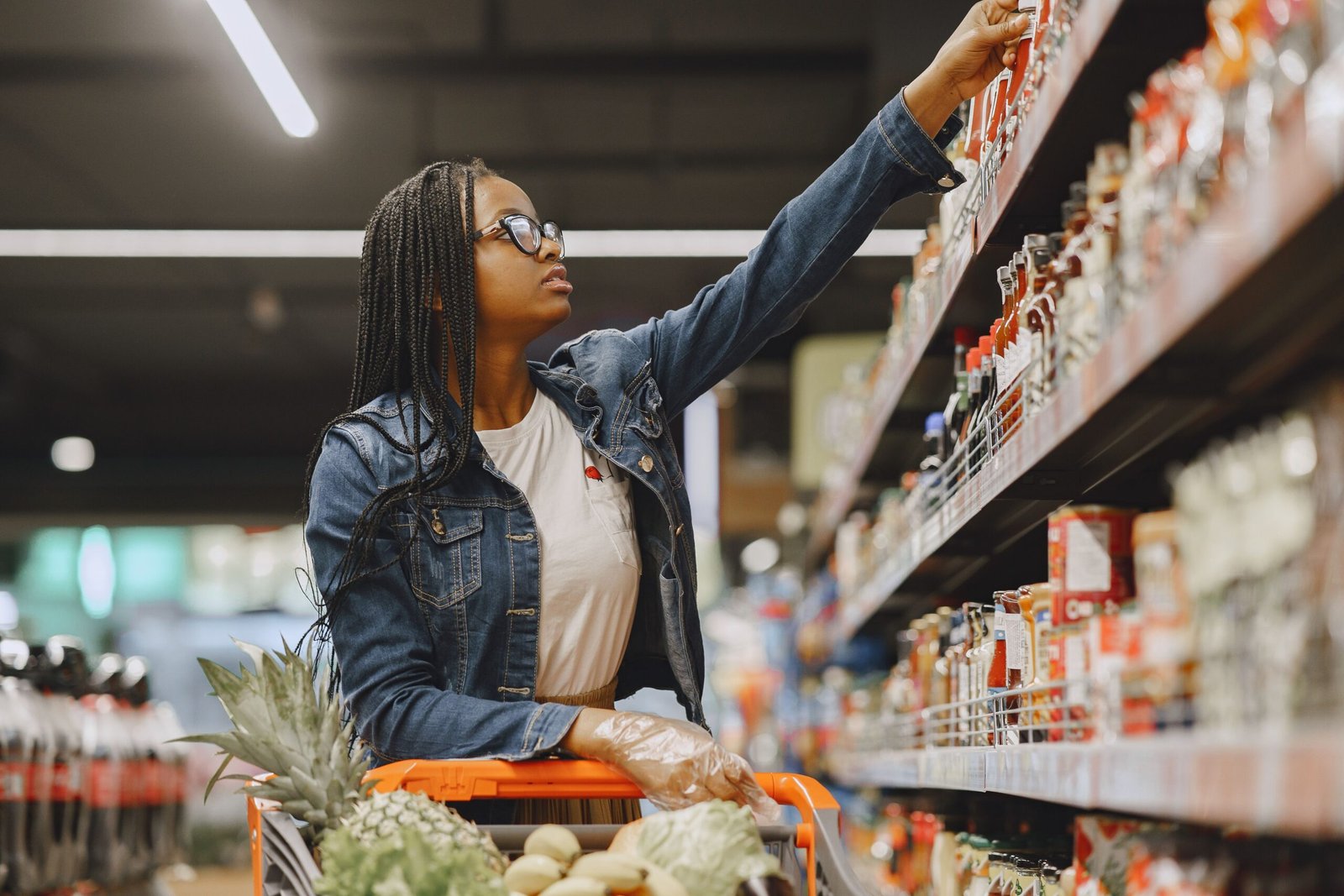 Cartão de crédito para comprar alimentos e fazer compras no supermercado